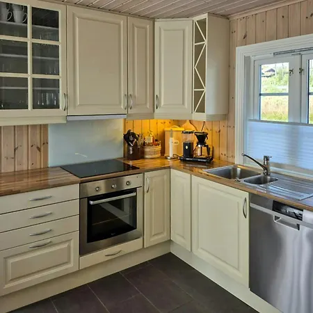 Mountain Gem With In And Out At Golsfjellet Гуль